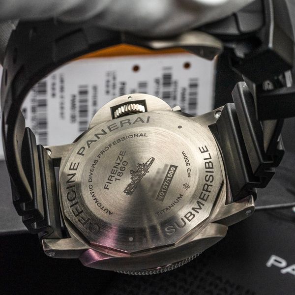 Panerai Submersible PAM01305